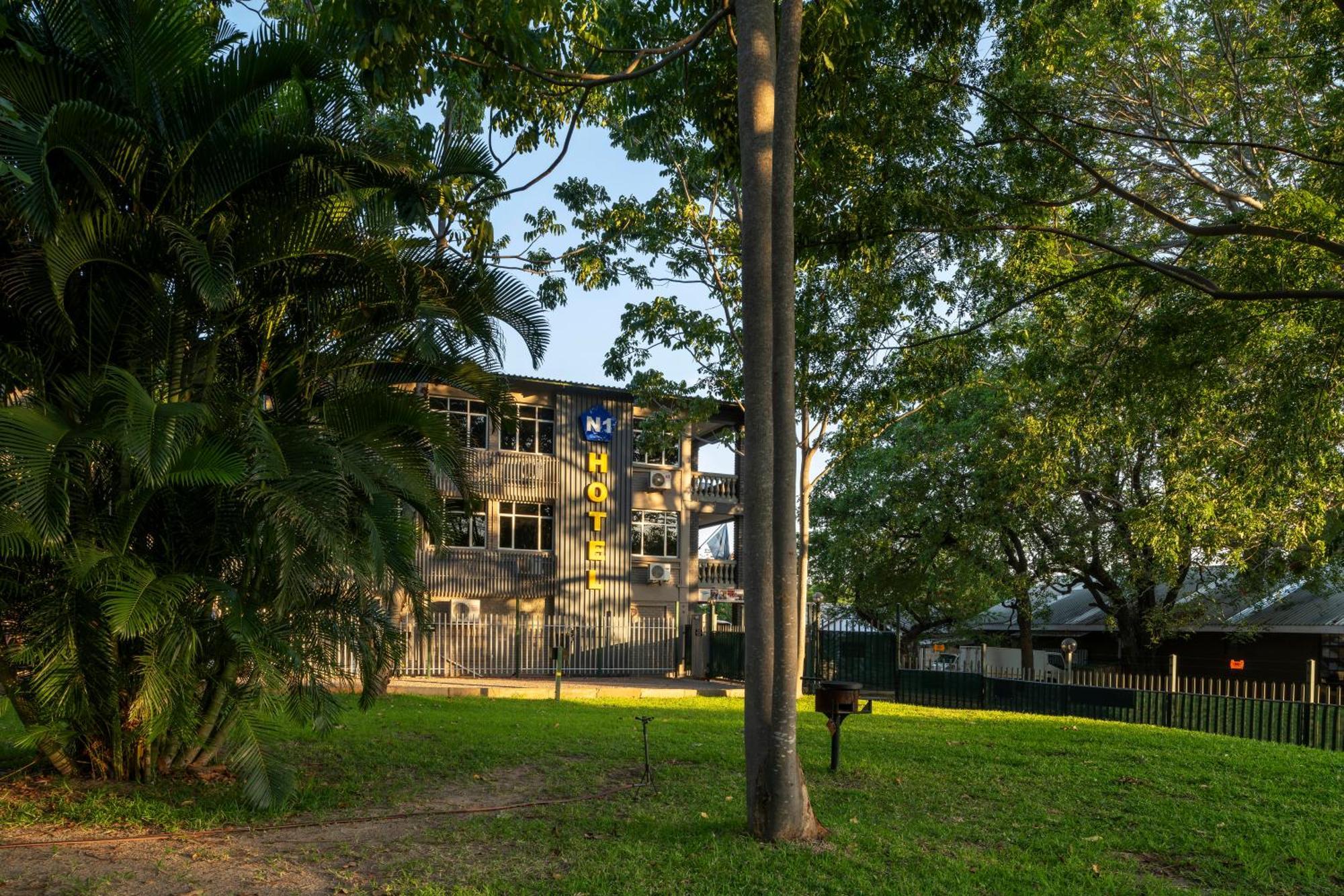 N1 Hotel & Campsite Водопад Виктория Экстерьер фото